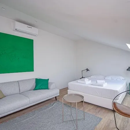 Stylish Lisbon Apartment Central-3