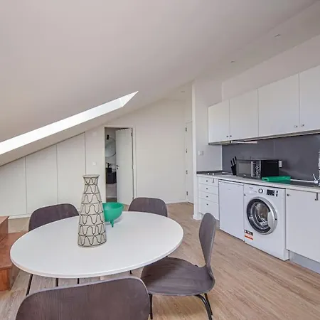 Stylish Lisbon Apartment Central-3